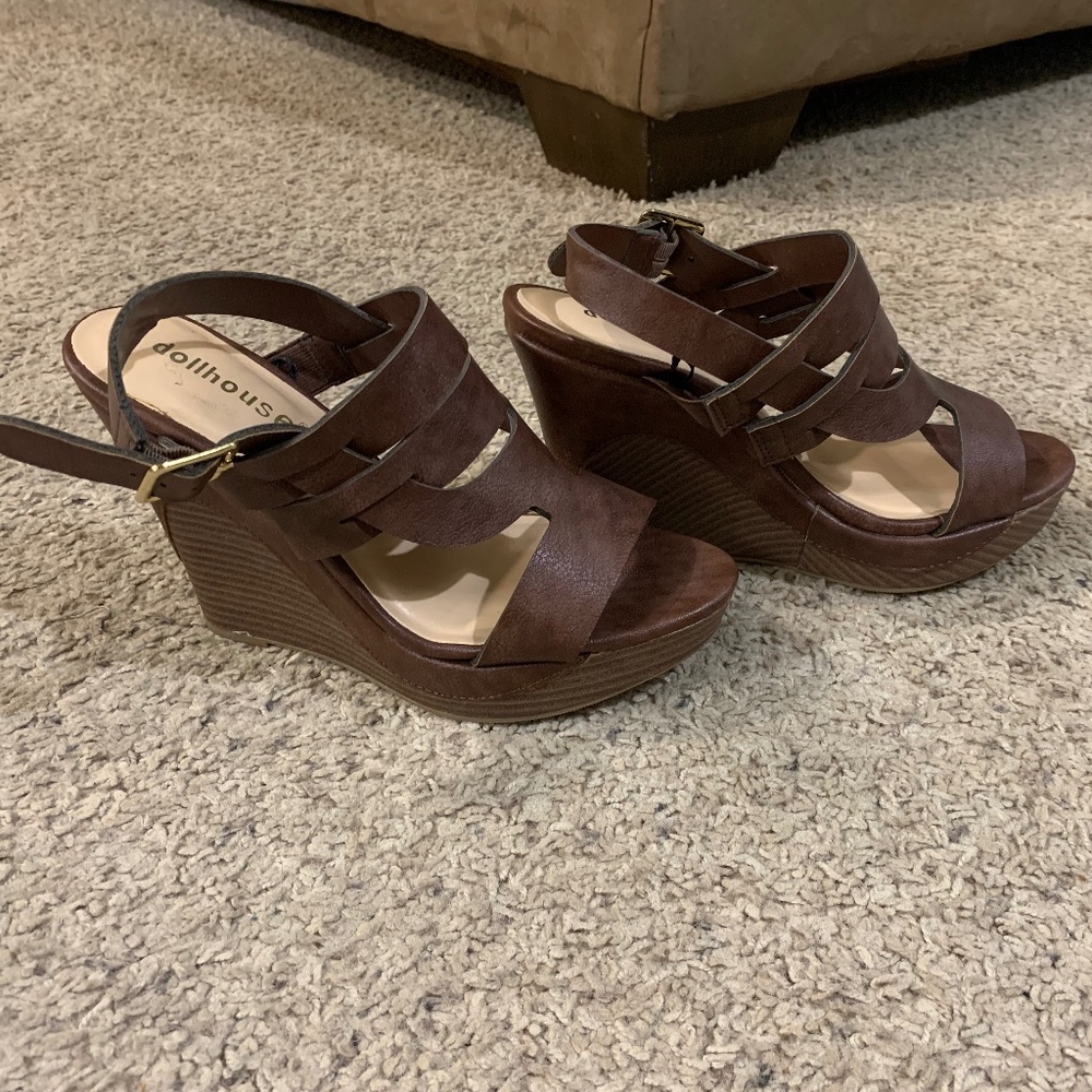 New Beautiful Brown Dollhouse Wedge Sandals